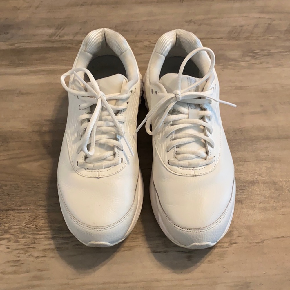 Brooks Addiction Walking Shoes